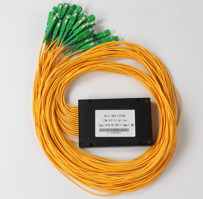 SC APC 1x32 স্প্লিটার অপটিক্যাল ফাইবার 2.0MM পিগটেলের জন্য 1260nm - 1650nm কাজের দৈর্ঘ্য
