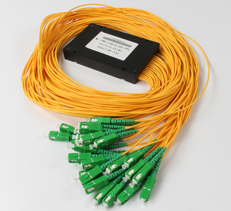 SC APC 1x32 স্প্লিটার অপটিক্যাল ফাইবার 2.0MM পিগটেলের জন্য 1260nm - 1650nm কাজের দৈর্ঘ্য